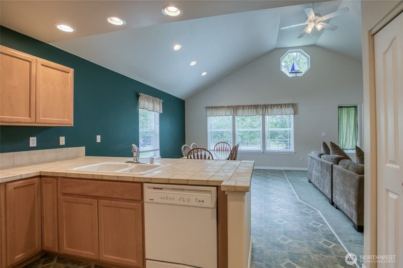 Property photo for 899 Wawona Avenue SW, Ocean Shores photo 11