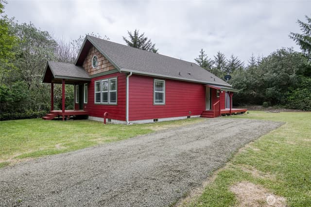 Property photo for 899 Wawona Avenue SW, Ocean Shores photo 3