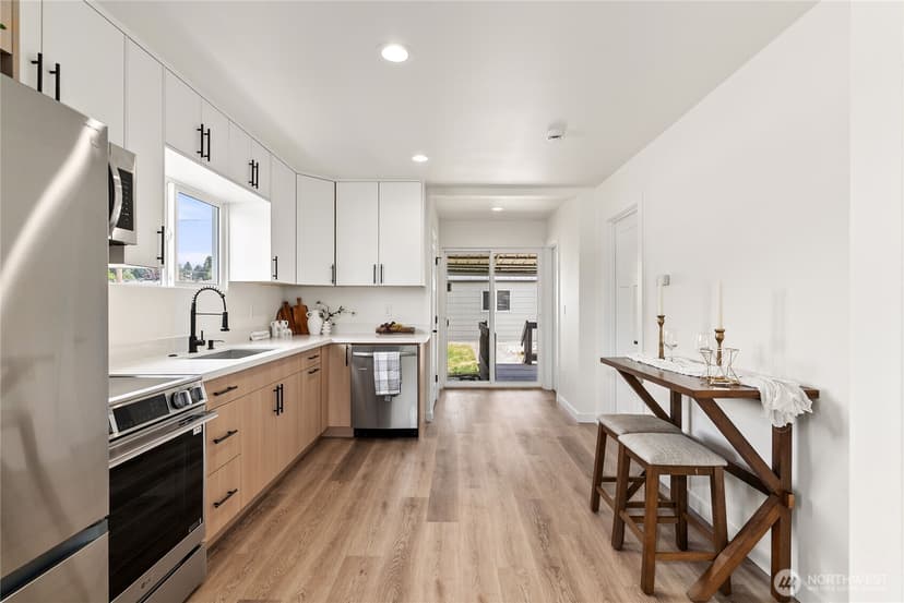 Property photo for 139 N Lenore Avenue, Arlington photo 6
