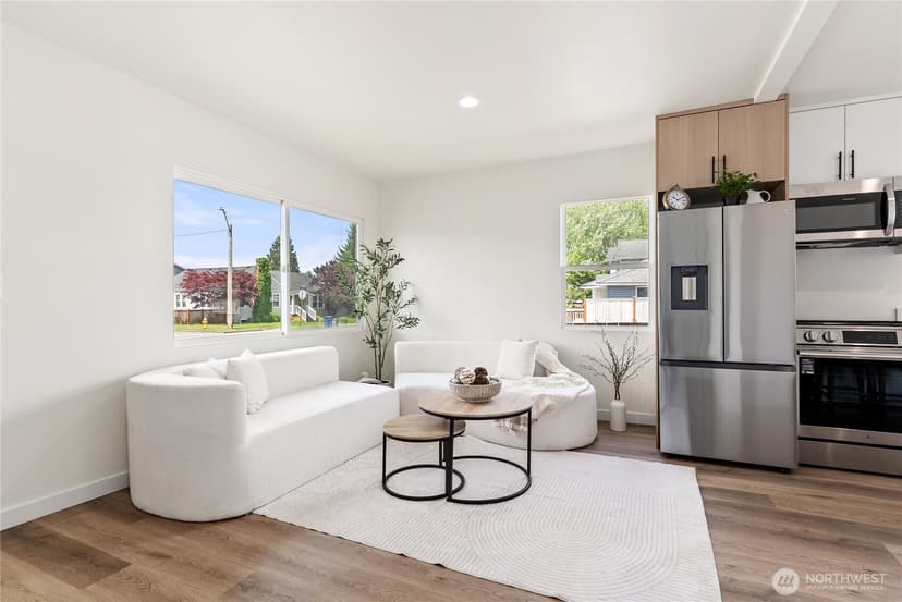 Property photo for 139 N Lenore Avenue, Arlington photo 4