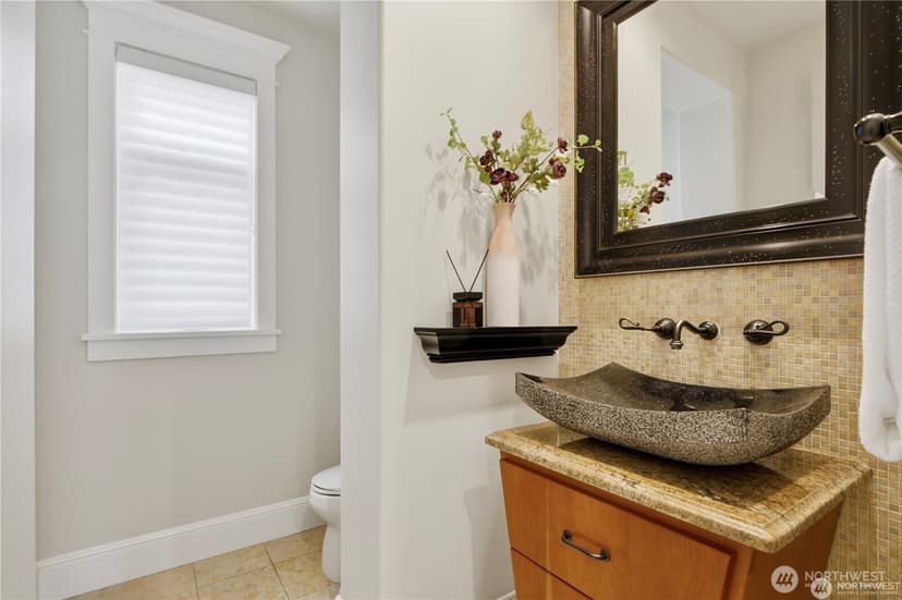 Property photo for 217 7th Avenue W, Kirkland photo 18