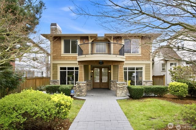 Property photo for 217 7th Avenue W, Kirkland