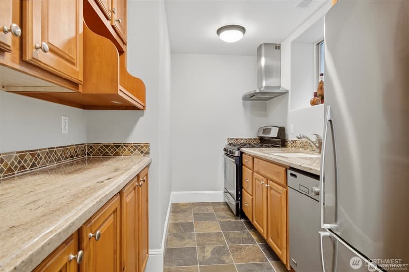 Property photo for 217 7th Avenue W, Kirkland photo 10