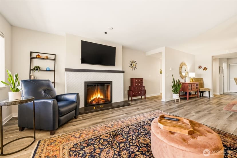 Property photo for 1902 Bridgeport Way W #105, University Place photo 2