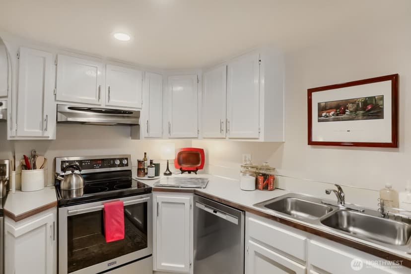 Property photo for 6300 Sand Point Way NE #103, Seattle photo 7