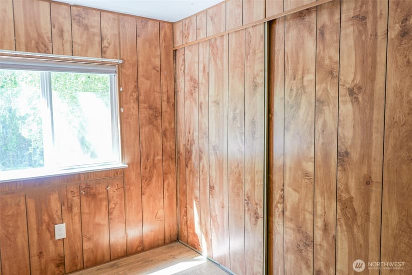 Property photo for 2106 Kent Avenue W, Bremerton photo 15