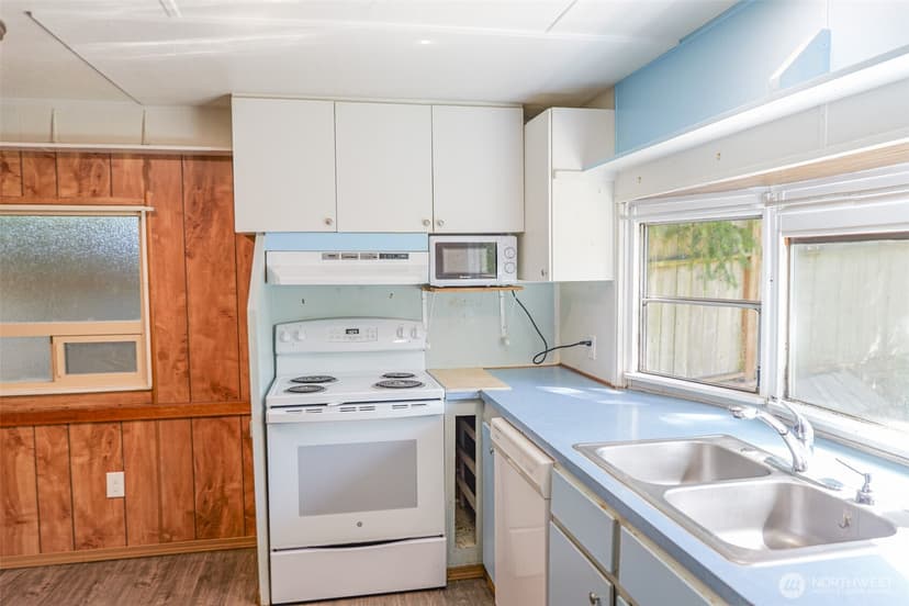 Property photo for 2106 Kent Avenue W, Bremerton photo 11