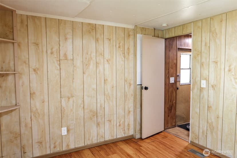 Property photo for 2106 Kent Avenue W, Bremerton photo 17