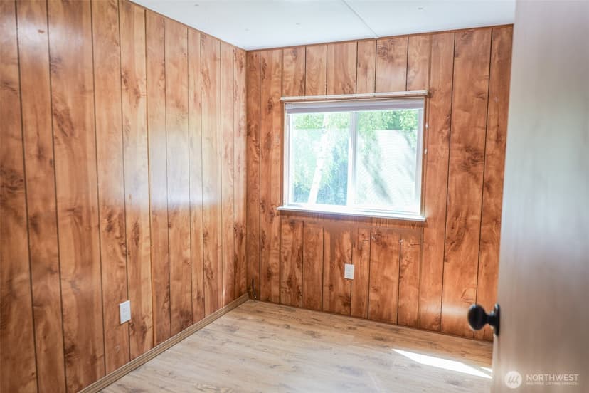 Property photo for 2106 Kent Avenue W, Bremerton photo 14