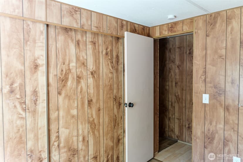 Property photo for 2106 Kent Avenue W, Bremerton photo 16