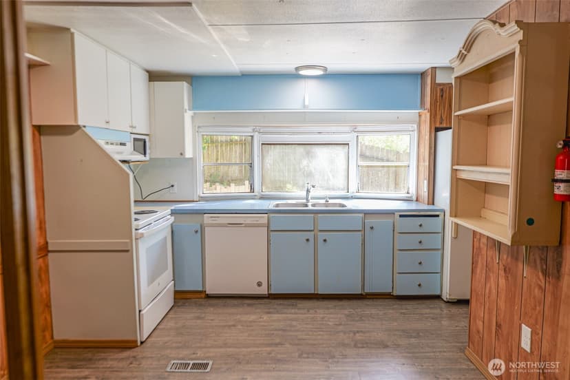 Property photo for 2106 Kent Avenue W, Bremerton photo 9