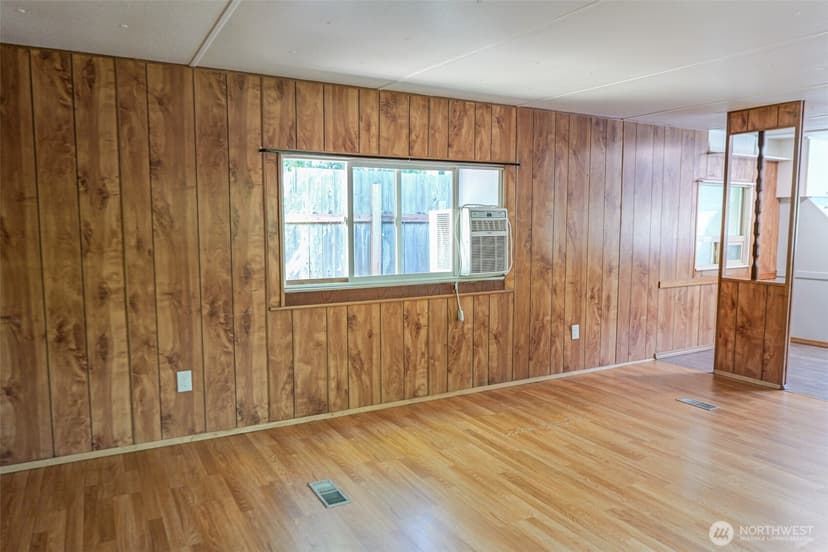 Property photo for 2106 Kent Avenue W, Bremerton photo 13