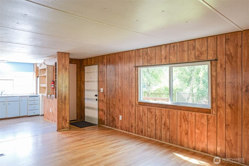 Property photo for 2106 Kent Avenue W, Bremerton photo 7