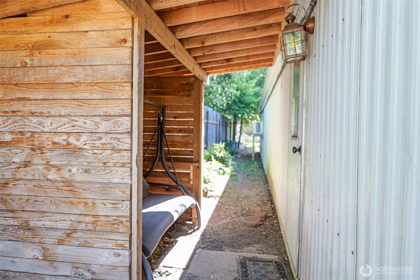 Property photo for 2106 Kent Avenue W, Bremerton photo 24