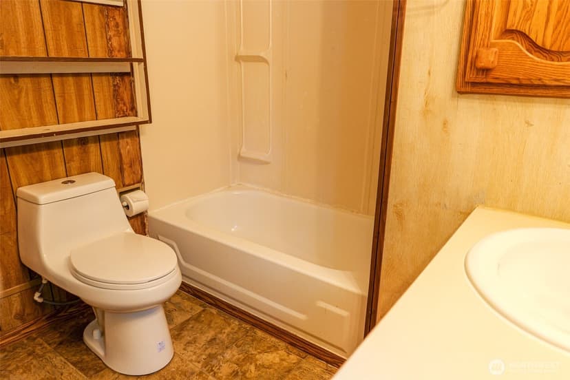 Property photo for 2106 Kent Avenue W, Bremerton photo 20
