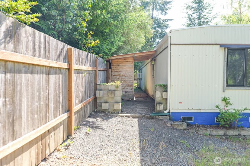 Property photo for 2106 Kent Avenue W, Bremerton photo 27