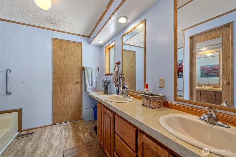 Property photo for 15910 58th Avenue NW, Stanwood photo 32