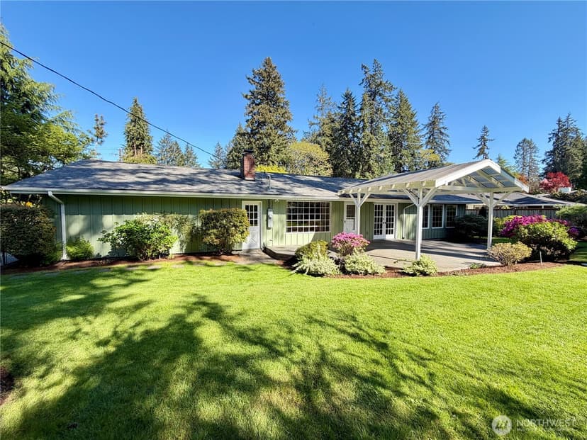 Property photo for 10704 Interlaaken Drive SW, Lakewood photo 7