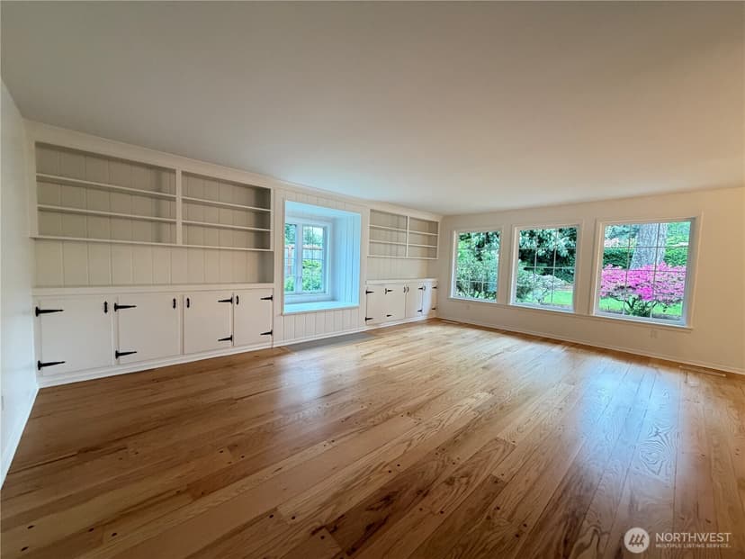 Property photo for 10704 Interlaaken Drive SW, Lakewood photo 10