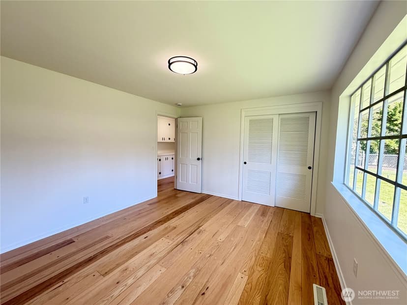 Property photo for 10704 Interlaaken Drive SW, Lakewood photo 23