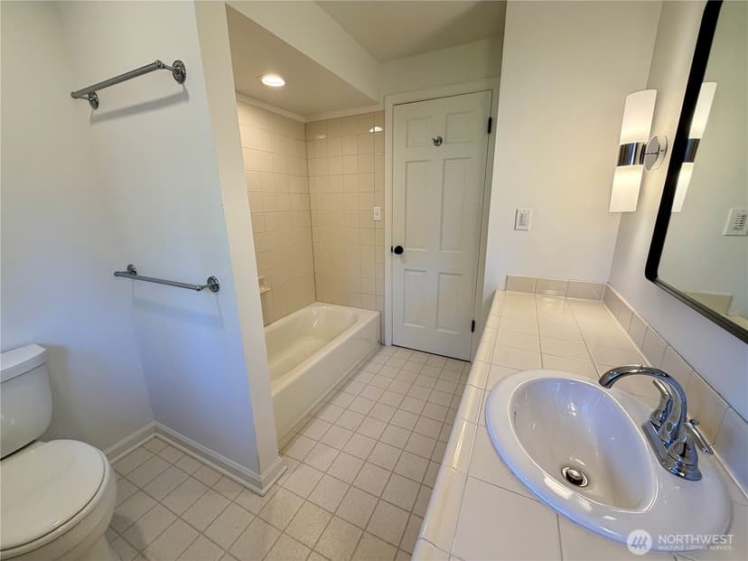 Property photo for 10704 Interlaaken Drive SW, Lakewood photo 21