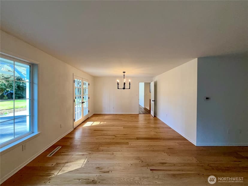 Property photo for 10704 Interlaaken Drive SW, Lakewood photo 11