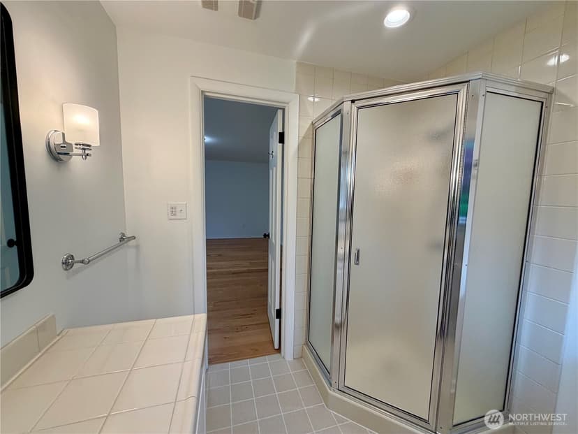Property photo for 10704 Interlaaken Drive SW, Lakewood photo 19