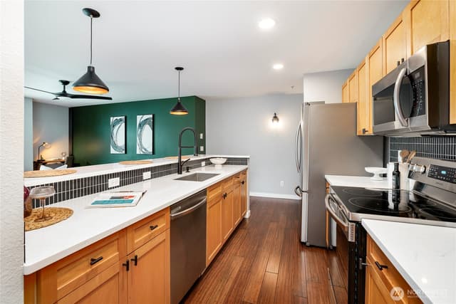 Property photo for 4409 California Avenue SW #203, Seattle photo 4