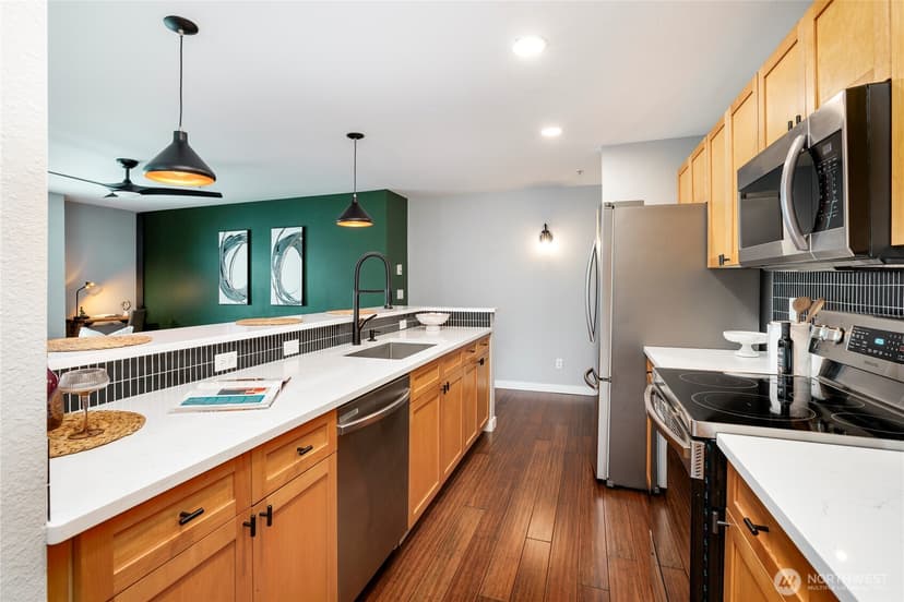 Property photo for 4409 California Avenue SW #203, Seattle photo 4