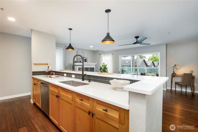 Property photo for 4409 California Avenue SW #203, Seattle photo 5