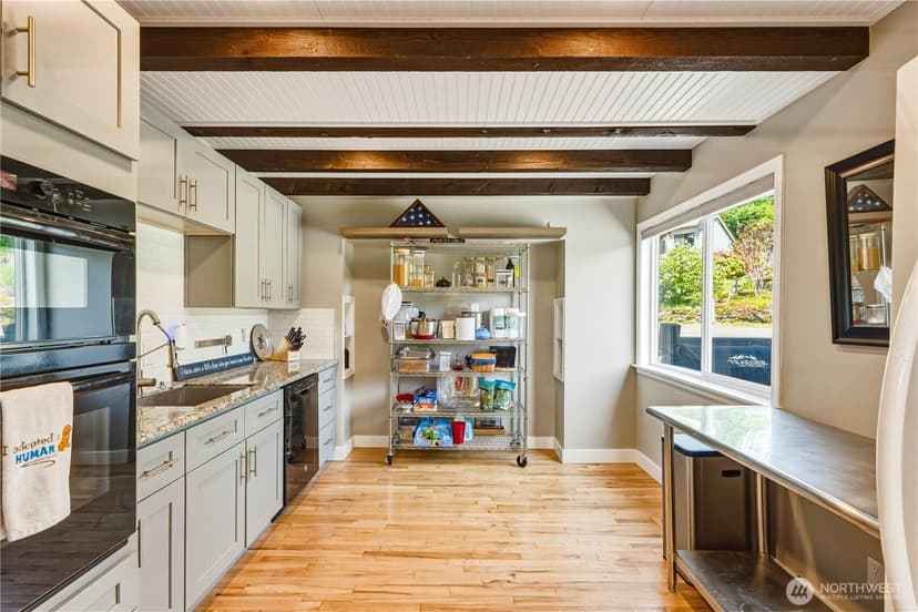 Property photo for 5802 Upland Terrace NE, Tacoma photo 11