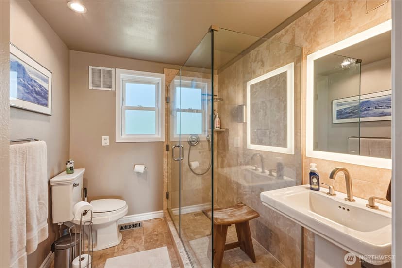 Property photo for 5802 Upland Terrace NE, Tacoma photo 16