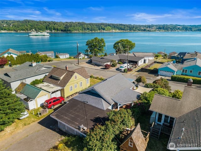 Property photo for 2708 E 10th Street, Bremerton photo 3