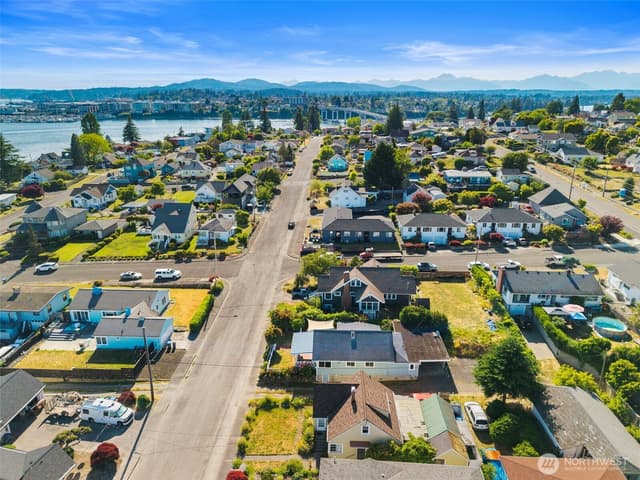 Property photo for 2708 E 10th Street, Bremerton photo 5