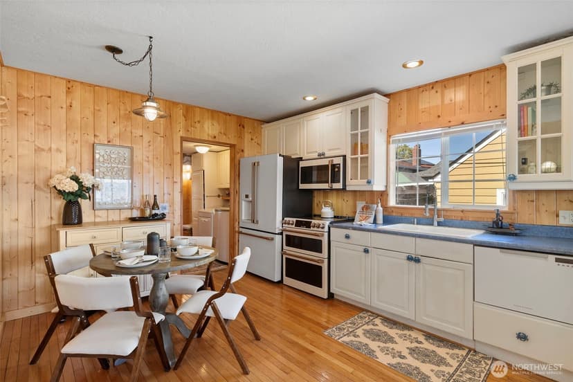 Property photo for 2708 E 10th Street, Bremerton photo 15
