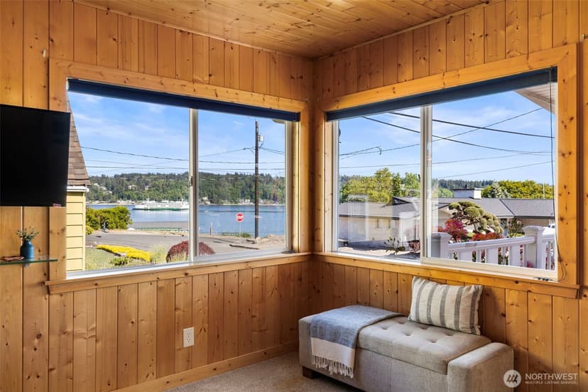 Property photo for 2708 E 10th Street, Bremerton photo 13