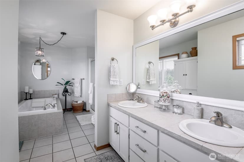 Property photo for 8214 70th Avenue Ct E, Puyallup photo 16