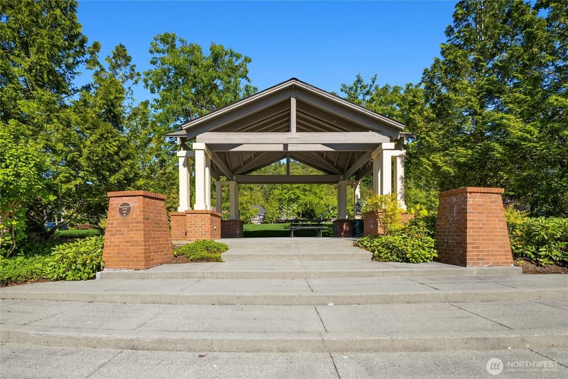Property photo for 2496 33rd Avenue NE, Issaquah photo 32