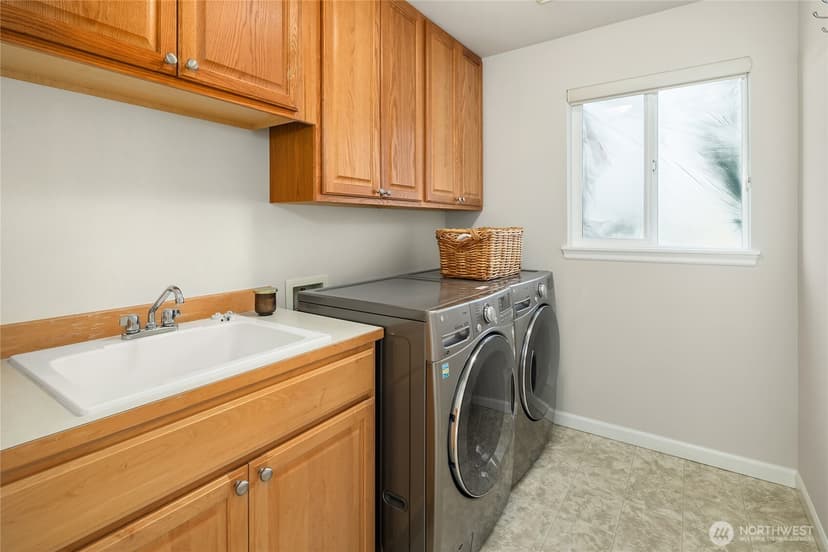 Property photo for 2496 33rd Avenue NE, Issaquah photo 29