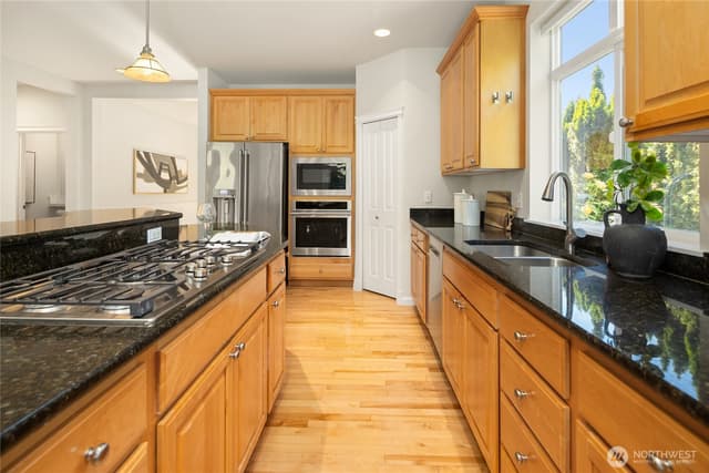 Property photo for 2496 33rd Avenue NE, Issaquah photo 5