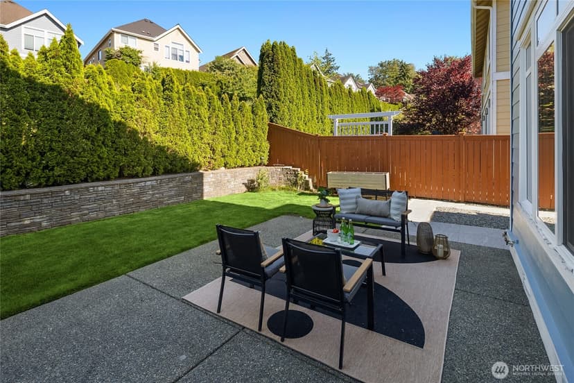 Property photo for 2496 33rd Avenue NE, Issaquah photo 11
