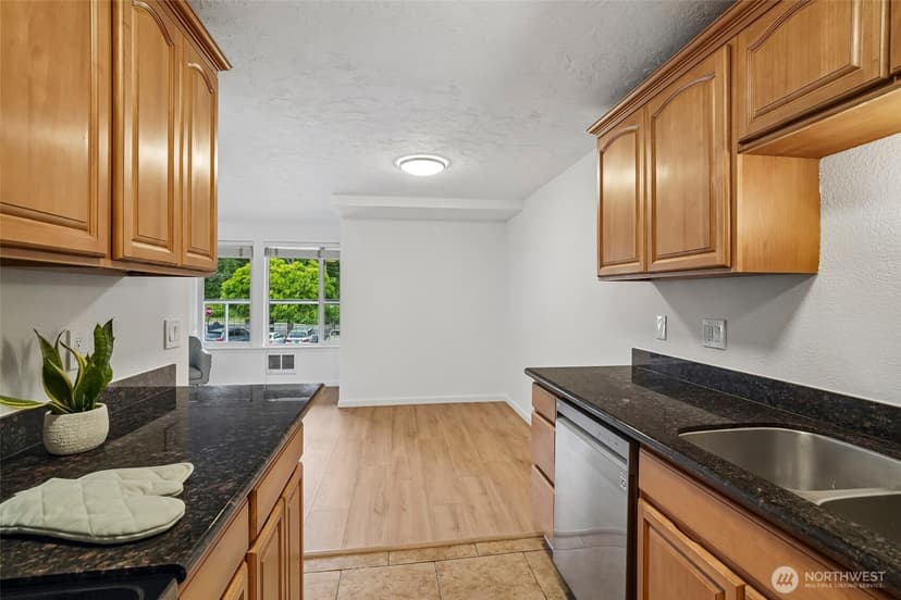 Property photo for 101 SW 119th Street #202, Seattle photo 8