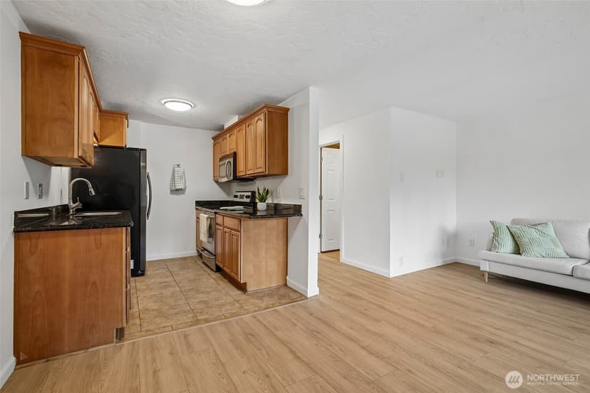 Property photo for 101 SW 119th Street #202, Seattle photo 5