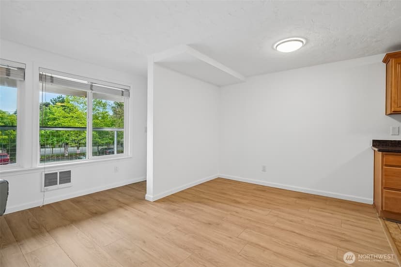 Property photo for 101 SW 119th Street #202, Seattle photo 2