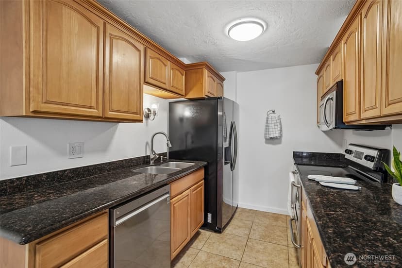 Property photo for 101 SW 119th Street #202, Seattle photo 6