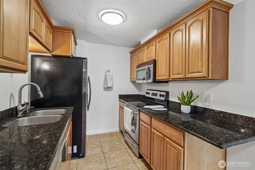 Property photo for 101 SW 119th Street #202, Seattle photo 7