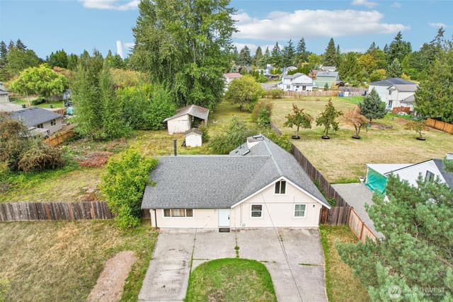 Property photo for 201 123rd Street E, Tacoma photo 2