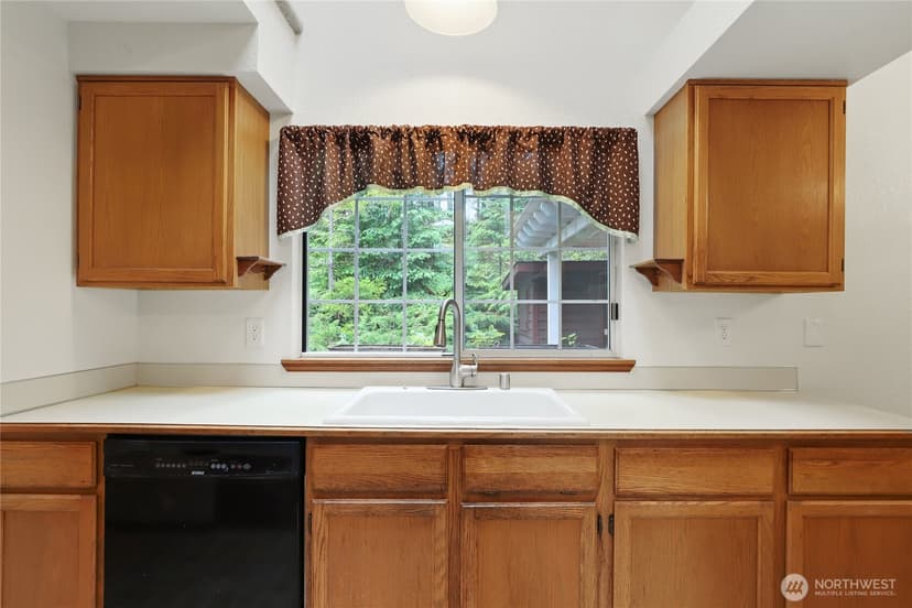 Property photo for 9621 Sunburst Court SE, Port Orchard photo 15
