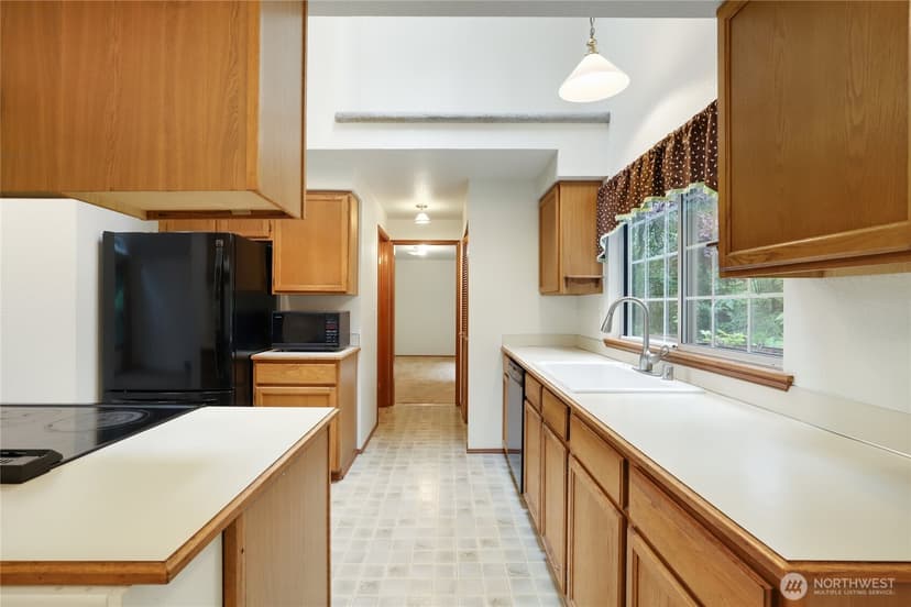 Property photo for 9621 Sunburst Court SE, Port Orchard photo 14