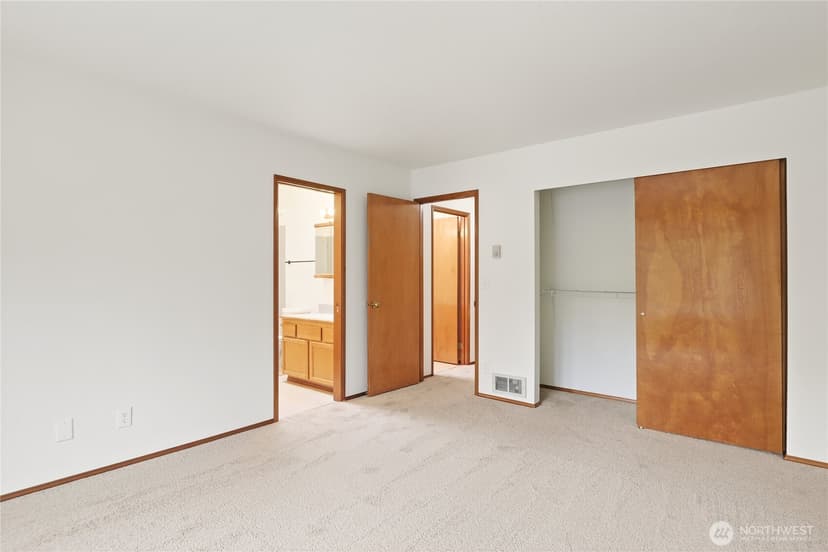 Property photo for 9621 Sunburst Court SE, Port Orchard photo 24